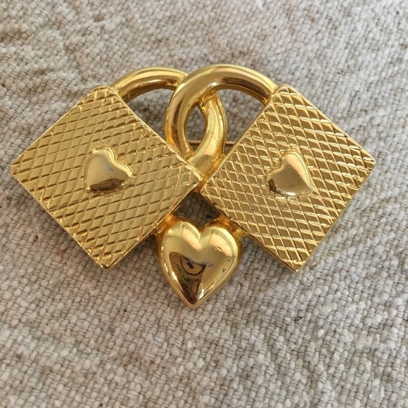 Gold Hearts Pin Brooch Two Heart Baskets One Ctr - Picture 1 of 6